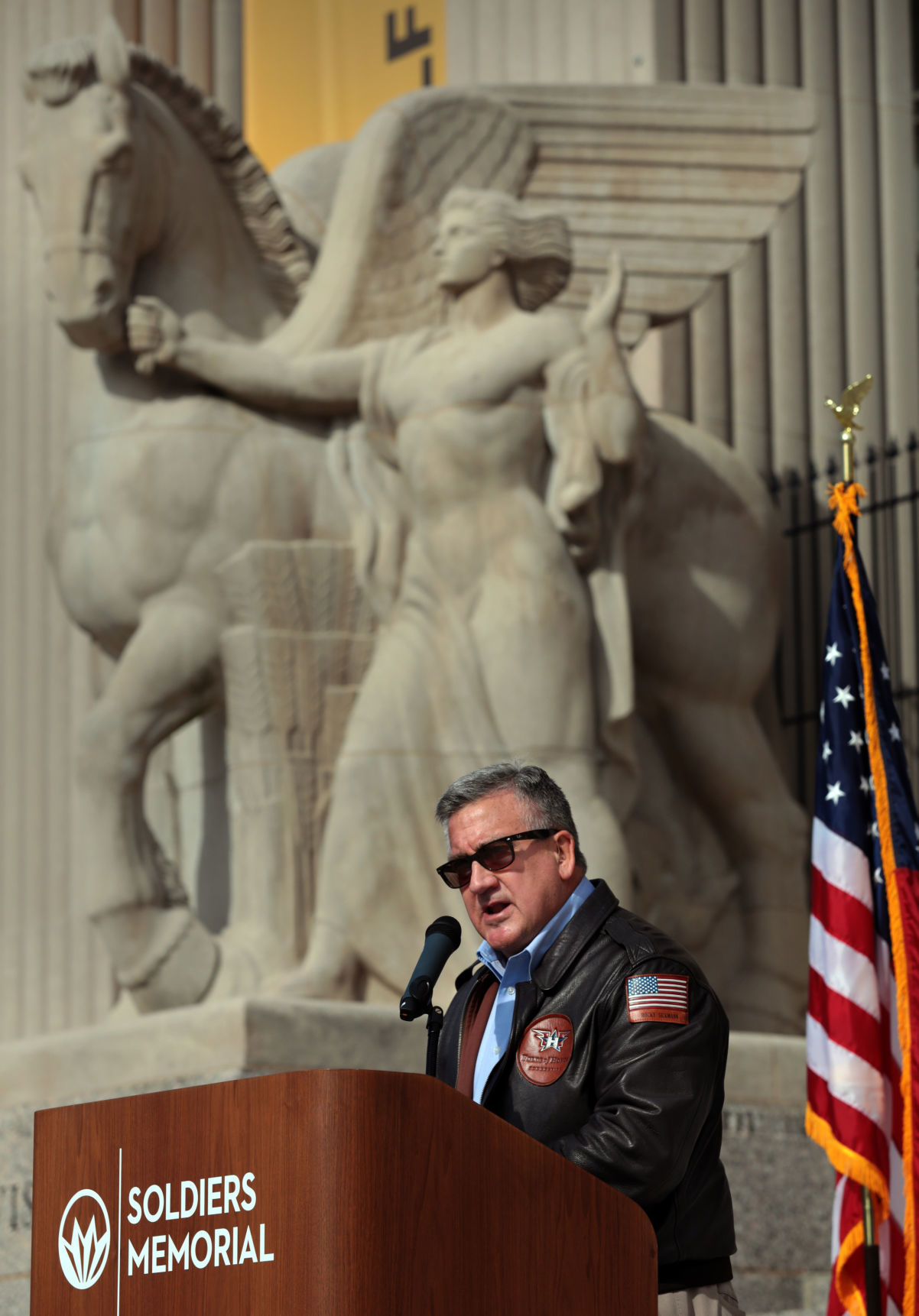 Veterans Day parade rolls by Soldiers Memorial in 36th consecutive run